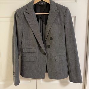 Look as new suit by Express size 6 runs big